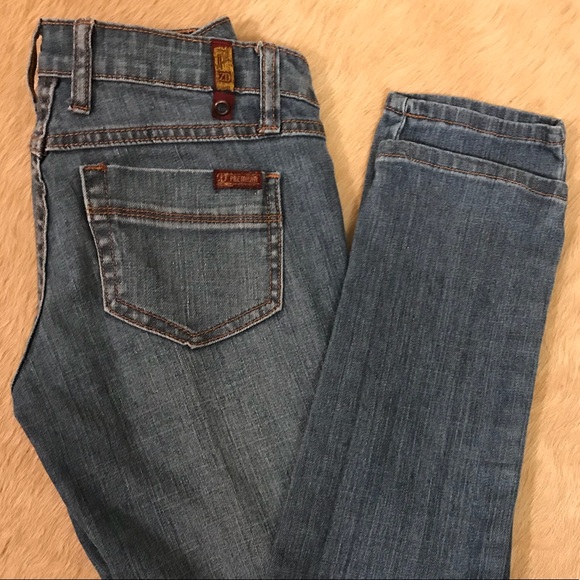 Zandi Jeans.  Size 3.   Light blue no holes! - Picture 3 of 3